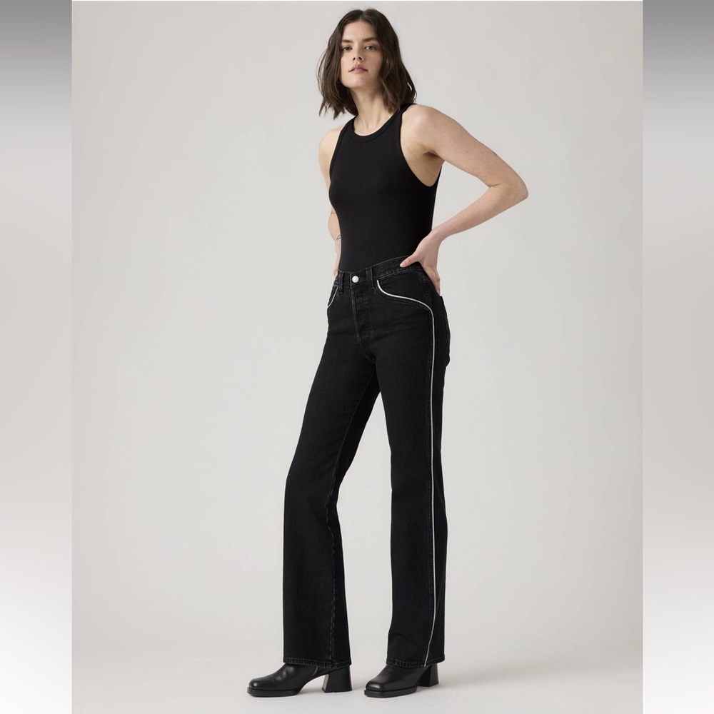 Levi- Wedgie bootcut jeans in Sunset Ride- Black
